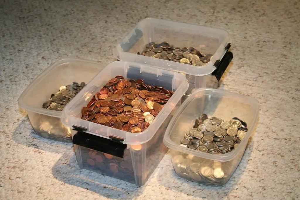 Sorting US coins. 