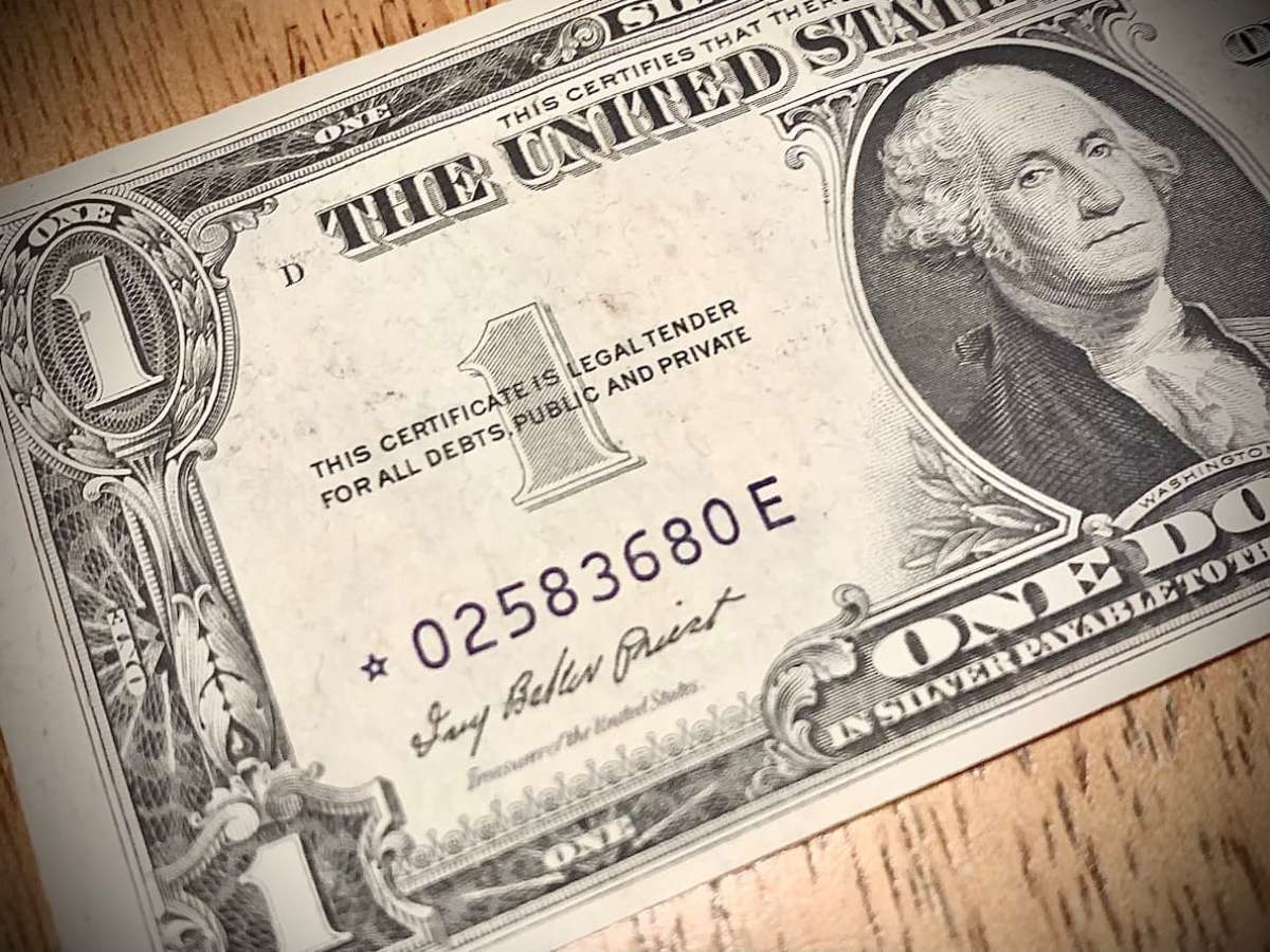 Star notes (also known as replacement notes and replacement star notes) are scarce to rare these days. They can be quite valuable. Find out how much your star notes are worth today. photo by Joshua at TheFunTimesGuide.com.
