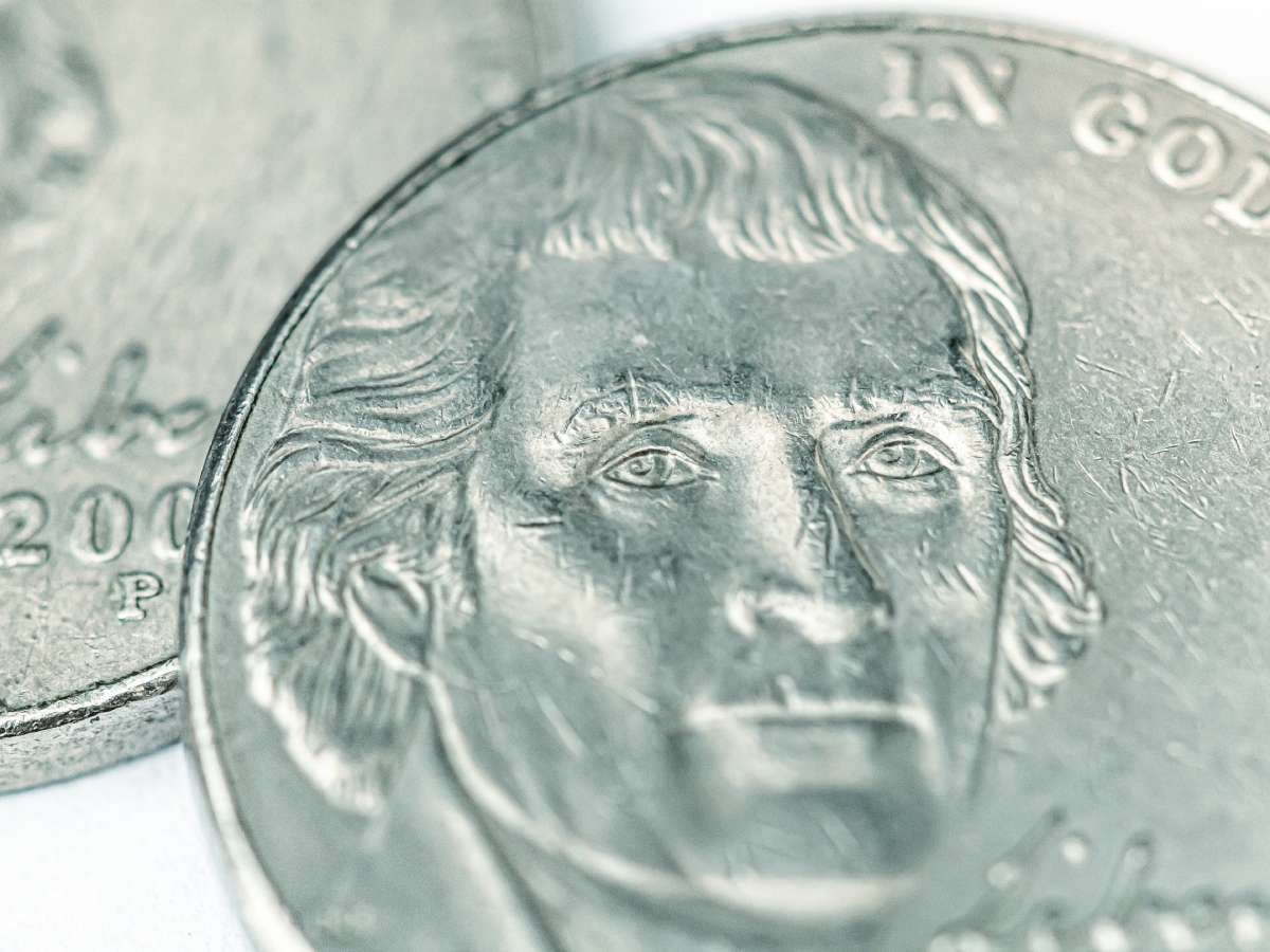 On 2006 nickels, President Thomas Jefferson is no longer looking to the left (as on virtually all Jefferson nickels prior to 2006) – he’s now looking right AT you! On 2006 nickels, President Thomas Jefferson is no longer looking to the left (as on virtually all Jefferson nickels prior to 2006) – he’s now looking right AT you!
