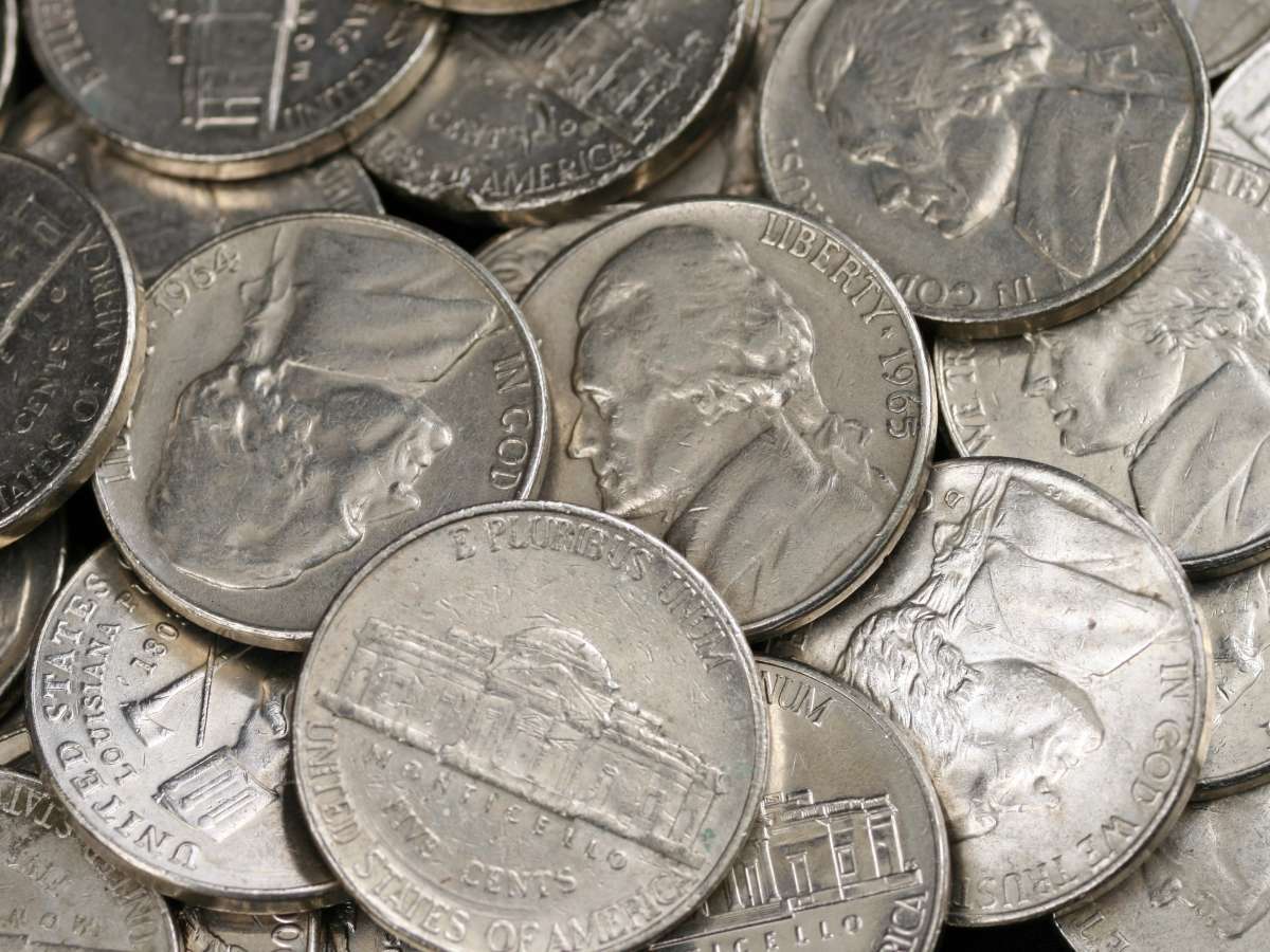 See why the design on 2006 nickels is so unique, compared to the design on all of the Jefferson nickels from previous years. See why the design on 2006 nickels is so unique, compared to the design on all of the Jefferson nickels from previous years.