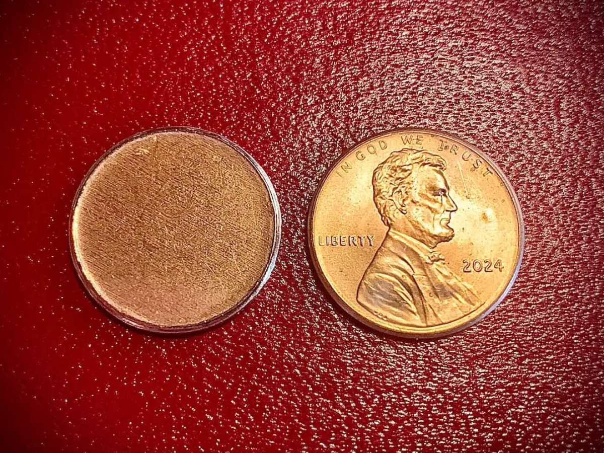 Is a penny with no markings worth anything? That depends on what penny we're talking about and what markings are missing. Here's the value of your penny with no markings on it. photo by Joshua at TheFunTimesGuide.com Is a penny with no markings worth anything? That depends on what penny we're talking about and what markings are missing. Here's the value of your penny with no markings on it.