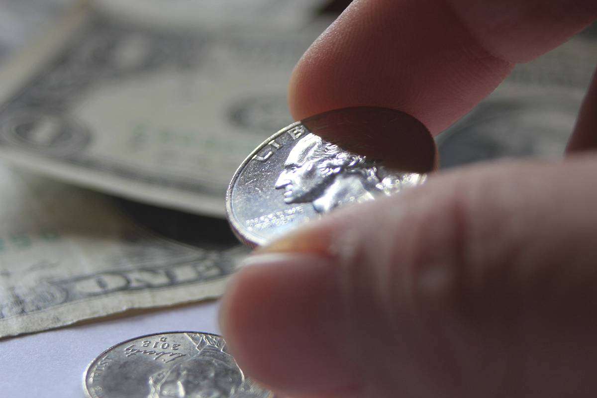 All 1932 quarters are worth more than face value today -- which is unusual. Here's how to tell if your 1932 quarter is rare, making it worth even MORE money! All 1932 quarters are worth more than face value today -- which is unusual. Here's how to tell if your 1932 quarter is rare, making it worth even MORE money!